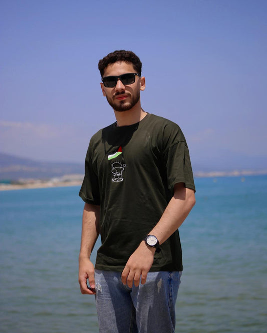 تيشيرت حنظلة – رافع علم فلسطين